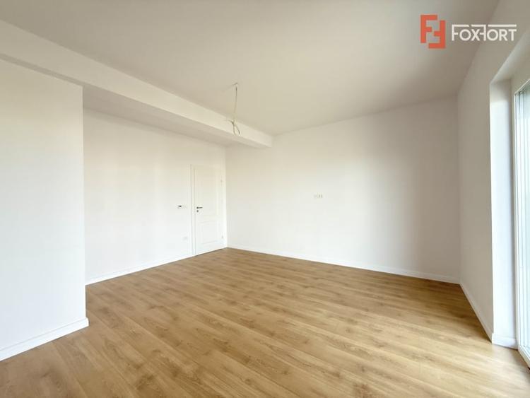 Duplex cu 4 camere cu Teren 374 Mp în Covaci