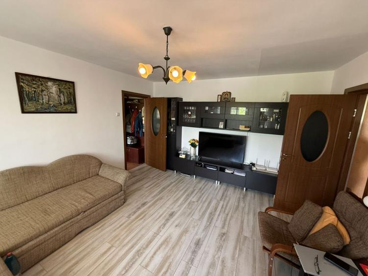 Apartament cu 2 camere semidecomandat, mobilat în Inel II