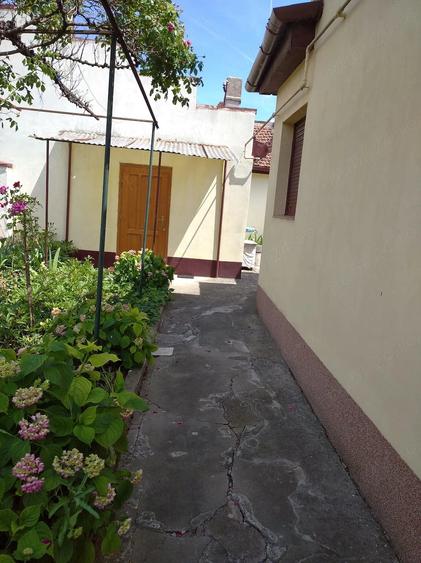 Casă cu Teren 472 Mp în Grădiște