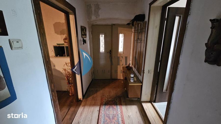 Casă cu 2 camere decomandat în Central
