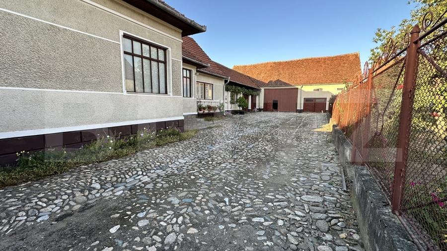 Casă individuală cu 4 camere cu Canalizare în Beriu