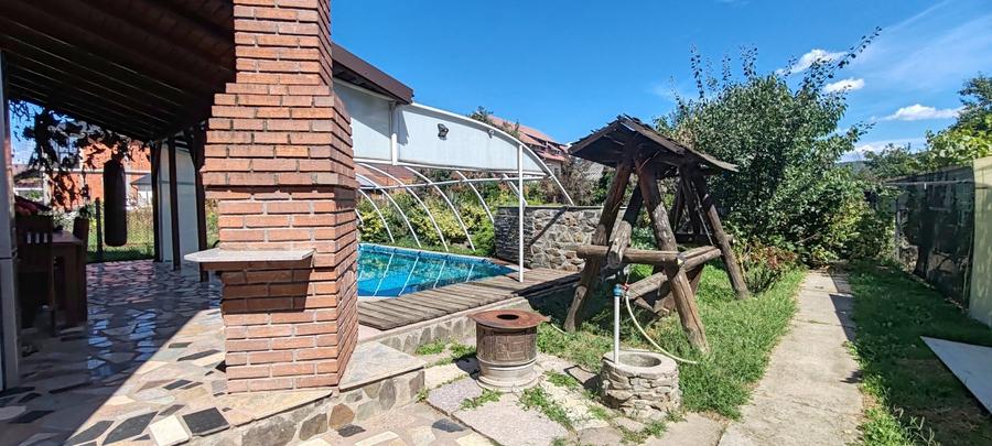 Casă individuală cu 5 camere cu Piscina în Curtea de Argeș