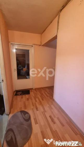 Apartament cu 4 camere decomandat în Gară