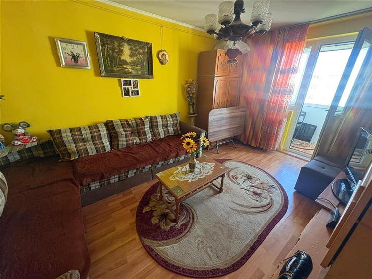 Apartament cu 2 camere decomandat în Drumul Taberei