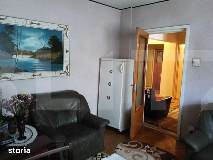 Apartament cu 4 camere decomandat în Central
