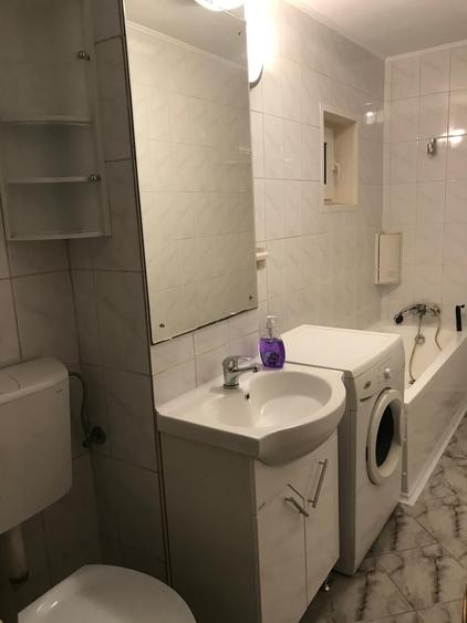 Apartament cu 2 camere decomandat în Splaiul Unirii