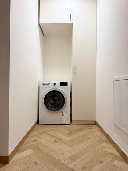 Apartament cu 2 camere decomandat în Victoriei