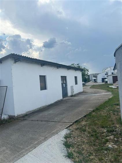 Spațiu industrial, de 1,200 mp, în Nufărul