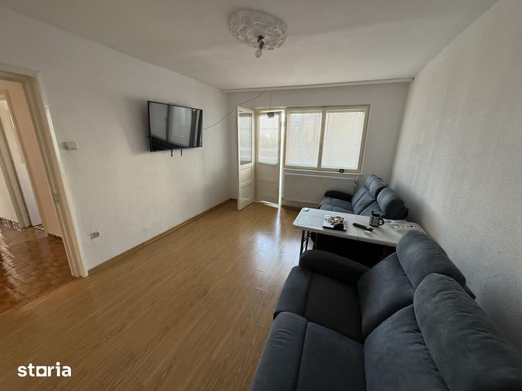 Apartament cu 3 camere decomandat în Casa de Cultură