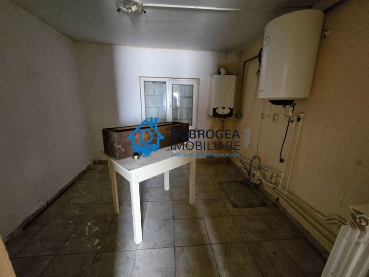 Casă individuală cu 3 camere cu Canalizare în C5