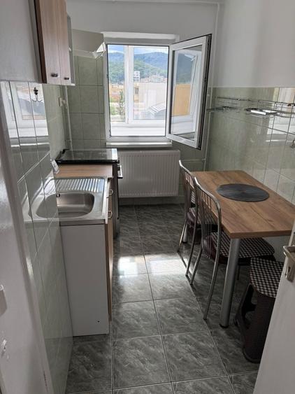 Apartament cu 2 camere decomandat în Astra