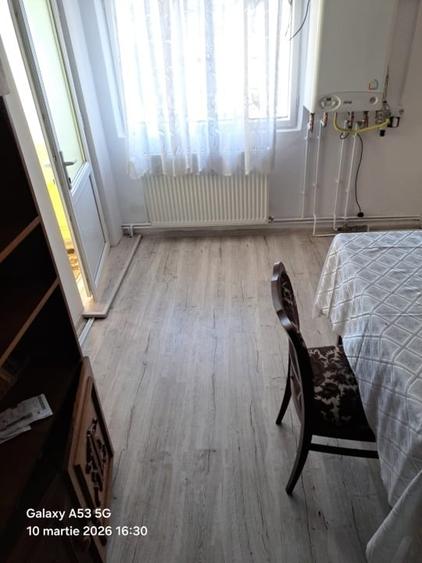 Casă individuală cu 4 camere cu Canalizare în Sud-Vest