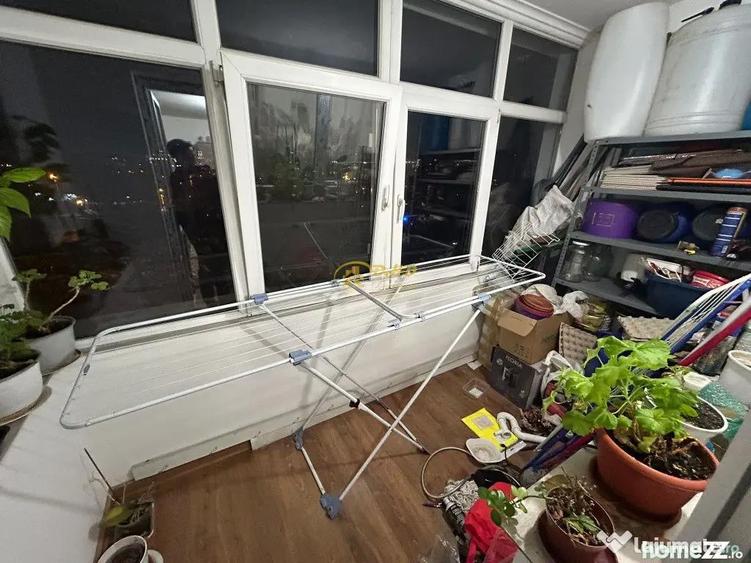 Apartament cu 3 camere decomandat în Podul de Piatră