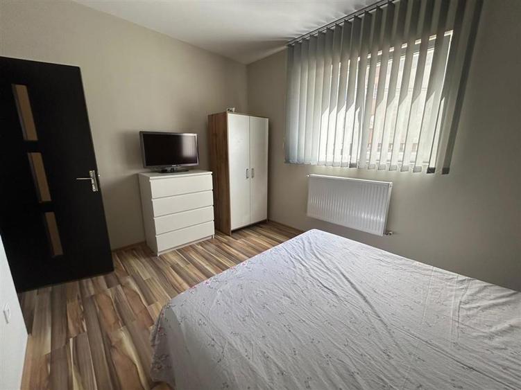 Apartament cu 2 camere decomandat, mobilat în Ipotești