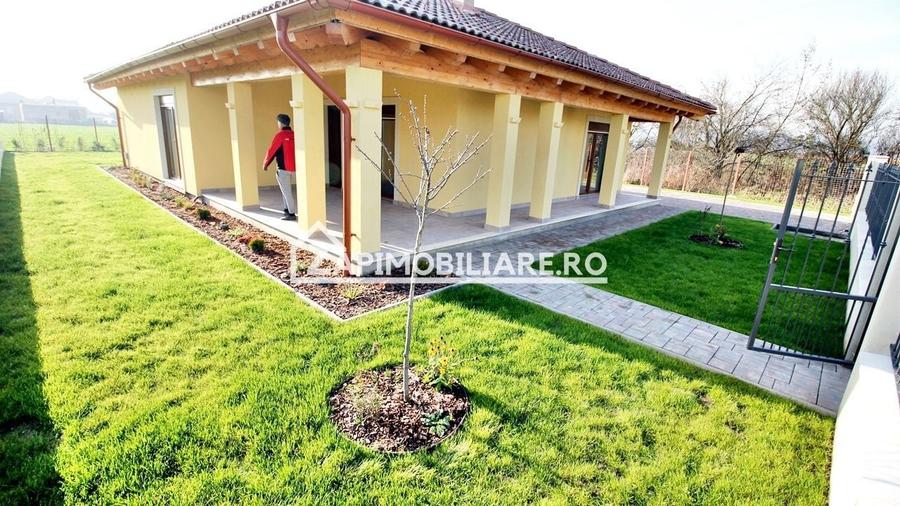 Casă individuală cu 4 camere cu Canalizare în Sângeorgiu de Mureș