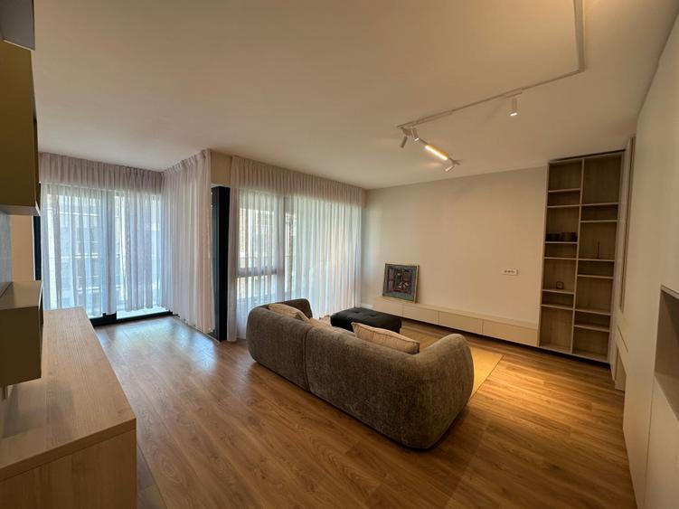 Apartament cu 2 camere decomandat în Moșilor