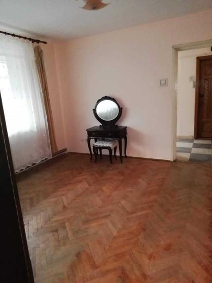 Apartament cu 2 camere nedecomandat în Tudor