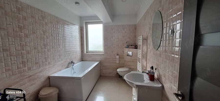 Casă cu 5 camere cu Teren 2500 Mp în Iris
