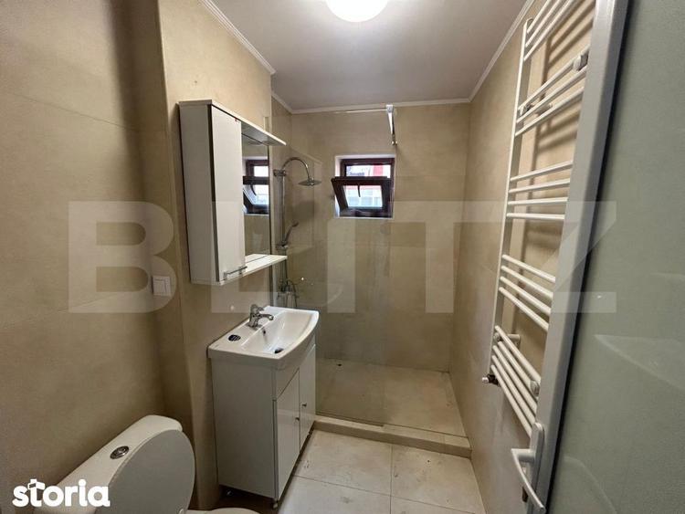 Apartament cu 3 camere semidecomandat în Micro 11