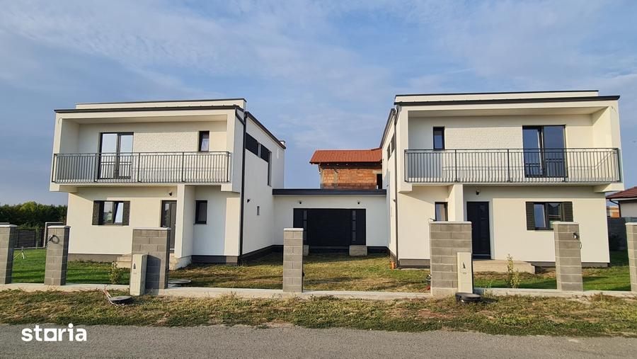 Casă cu 5 camere cu Teren 350 Mp în Dumbrăvița