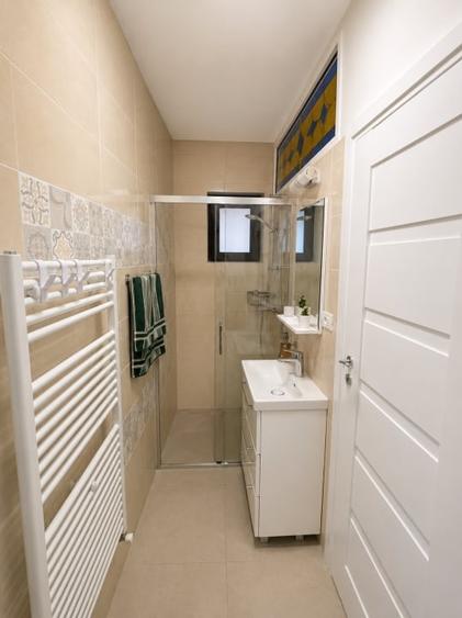 Apartament cu 2 camere semidecomandat, mobilat în Centrul Istoric