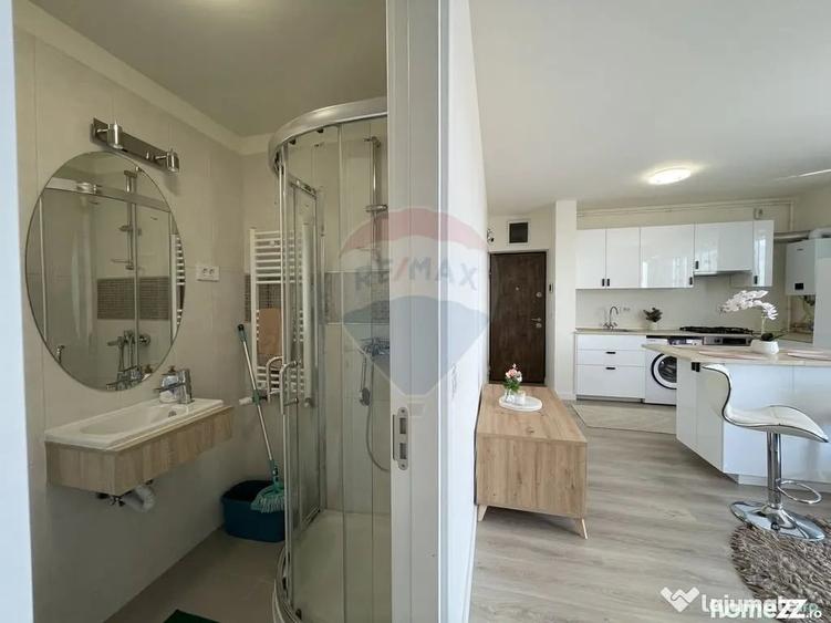 Apartament cu 3 camere semidecomandat în Central