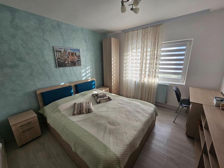 Apartament cu 3 camere decomandat în Central