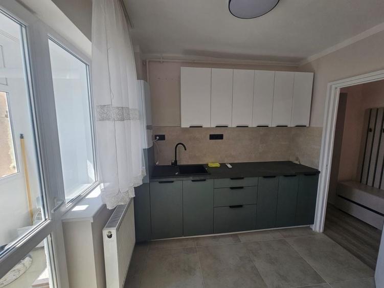 Apartament cu 3 camere decomandat în Vasile Aaron