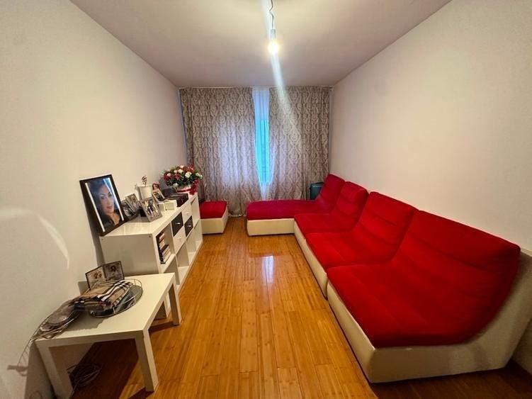 Apartament cu 3 camere decomandat, mobilat în Sebastian
