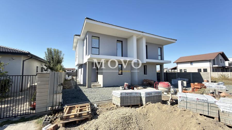 Duplex cu 4 camere cu Canalizare în Moșnița Nouă