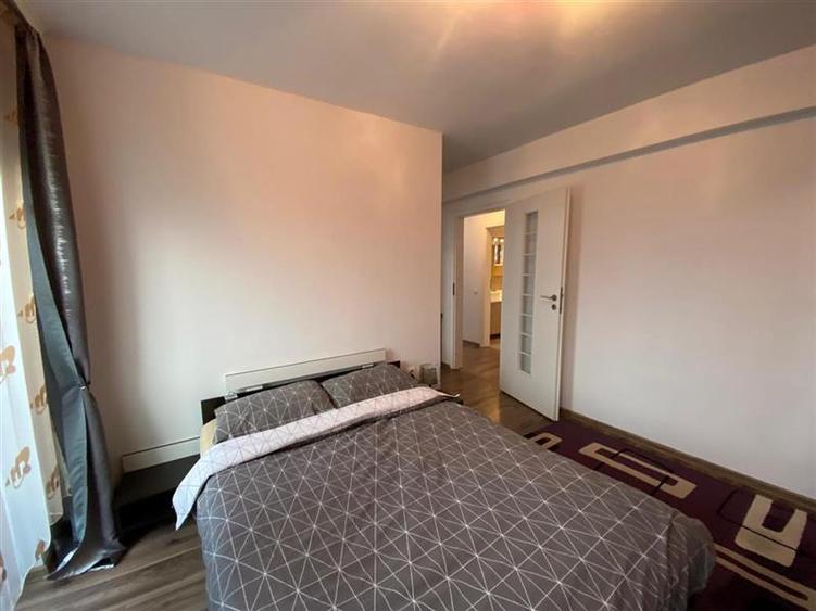 Duplex cu 5 camere cu Canalizare în Iris