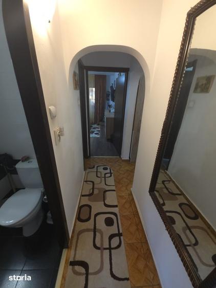 Apartament cu 4 camere decomandat în Rahova
