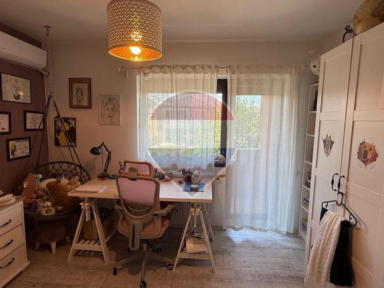 Duplex cu 7 camere cu Teren 235 Mp în Central