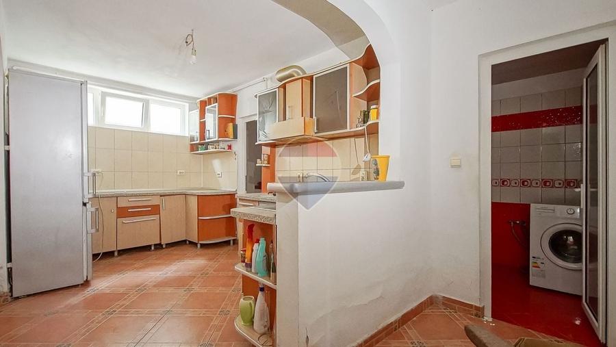 Casă individuală cu 4 camere cu Teren 122 Mp în Schei