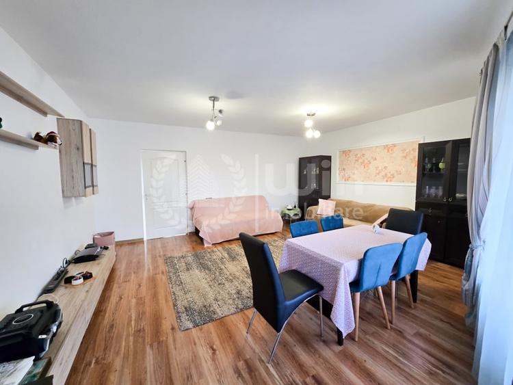Casă individuală cu 7 camere cu Canalizare în Gruia