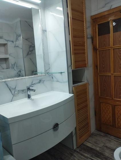 Apartament cu 3 camere decomandat în Govândari