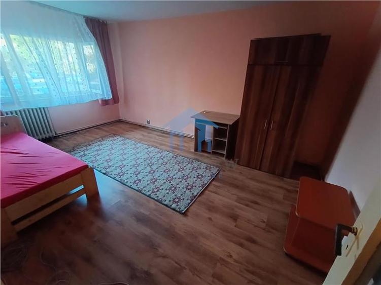 Apartament cu 3 camere decomandat în Mărăști