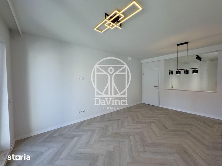 Apartament cu 3 camere decomandat în Cristian