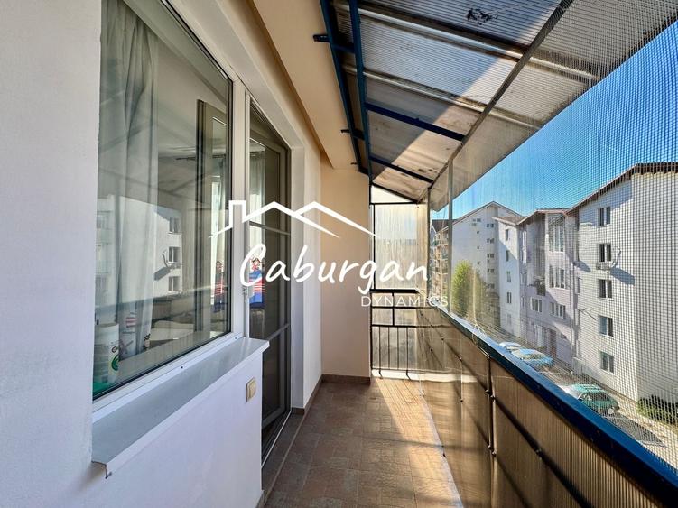 Apartament cu 3 camere semidecomandat, mobilat în Turnișor
