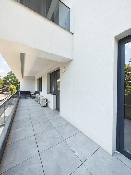 Apartament cu 3 camere decomandat, mobilat în Băneasa
