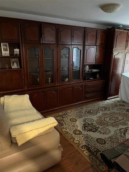 Apartament cu 3 camere decomandat, mobilat în Păcurari
