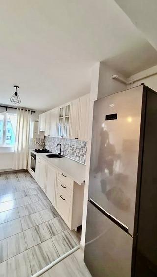 Apartament cu 2 camere semidecomandat, mobilat în Metalurgiei