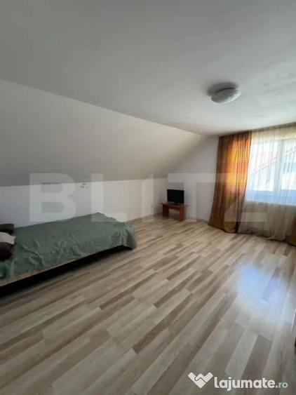 Apartament cu 3 camere semidecomandat în Florești