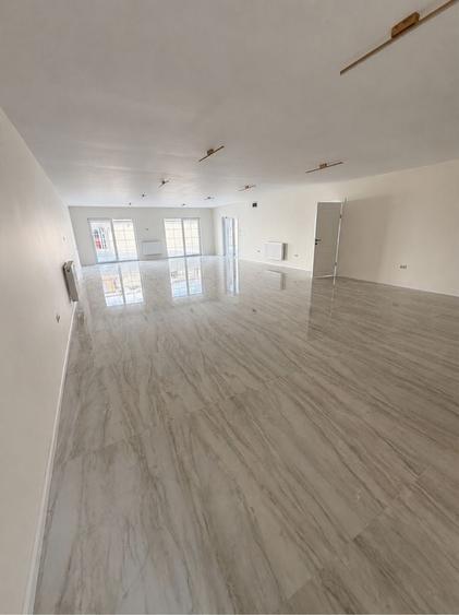 Spațiu comercial, de 185 mp, în Ultracentral