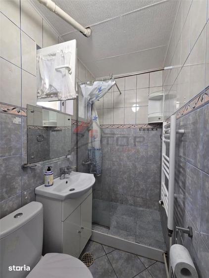 Apartament cu 2 camere semidecomandat în Podu Roș