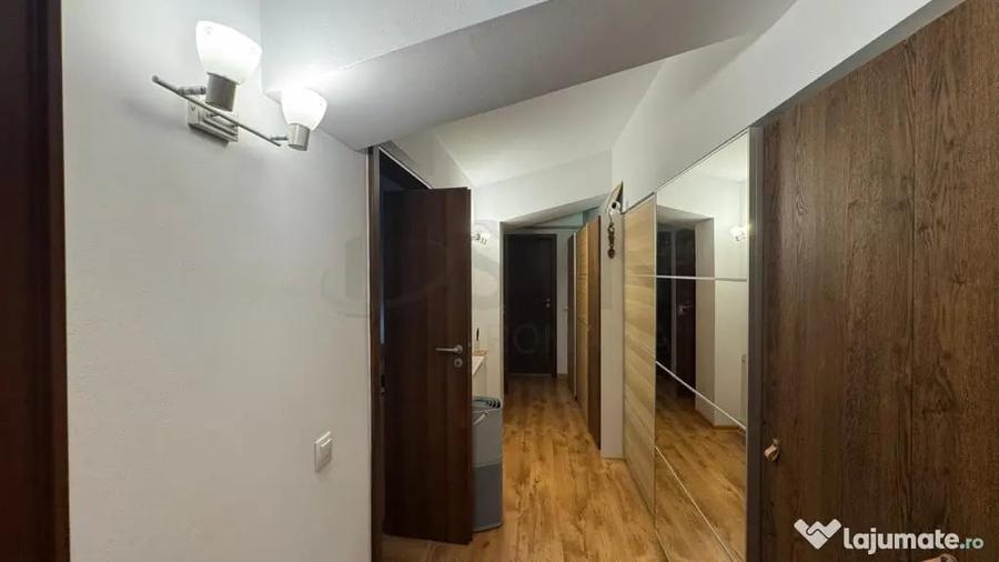 Apartament cu 5 camere decomandat în Dristor