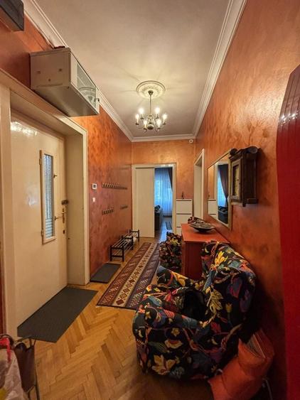 Apartament cu 3 camere semidecomandat, mobilat în Ultracentral