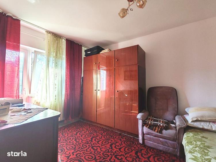 Apartament cu 3 camere decomandat în Prundu
