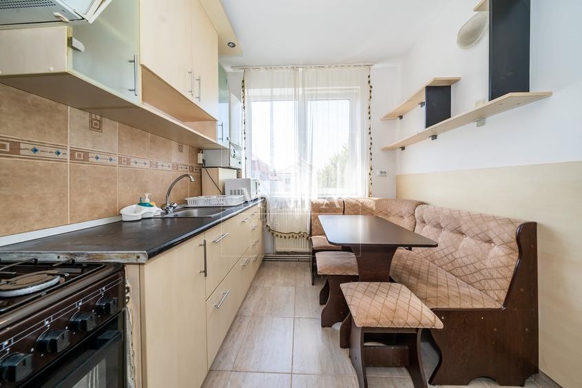 Apartament cu 3 camere decomandat, mobilat în Central