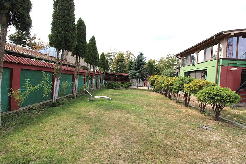 Casă individuală cu 6 camere cu Canalizare în Bd. Coșbuc